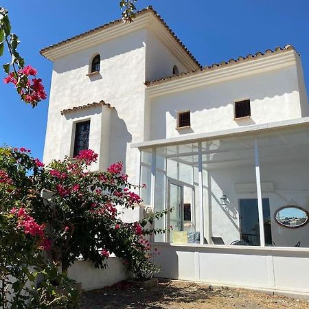 Castle Tower Ground Floor Apartment In Rural Holiday Park 'Cezanne' 톨록스 외부 사진