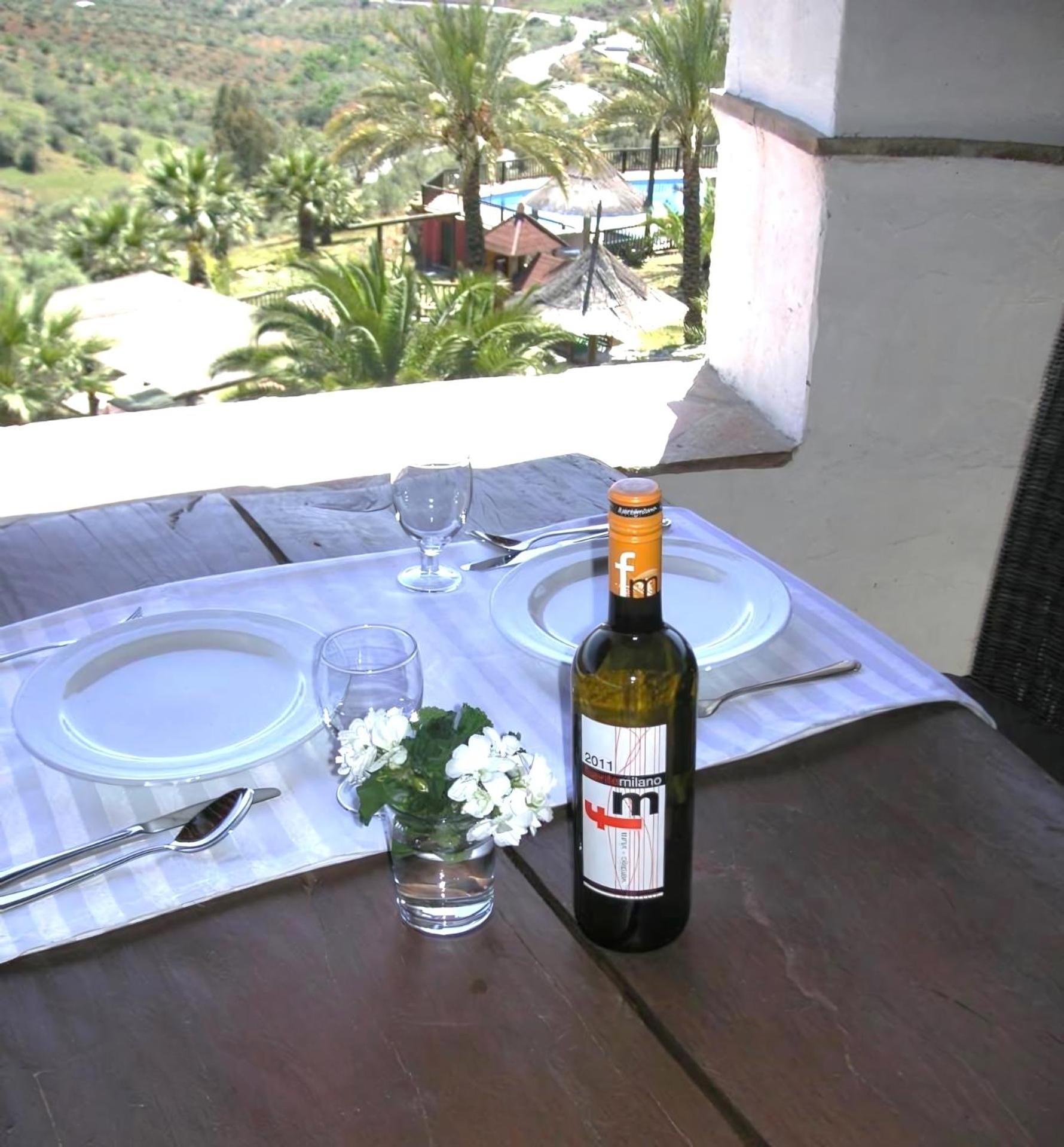 Castle Tower Ground Floor Apartment In Rural Holiday Park 'Cezanne' 톨록스 외부 사진