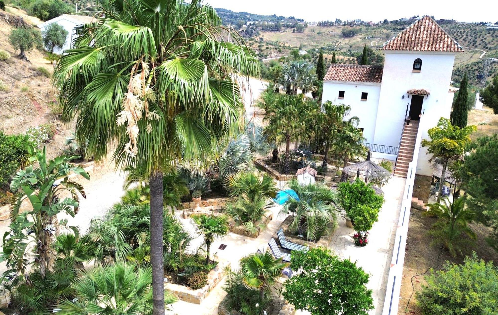 Castle Tower Ground Floor Apartment In Rural Holiday Park 'Cezanne' 톨록스 외부 사진