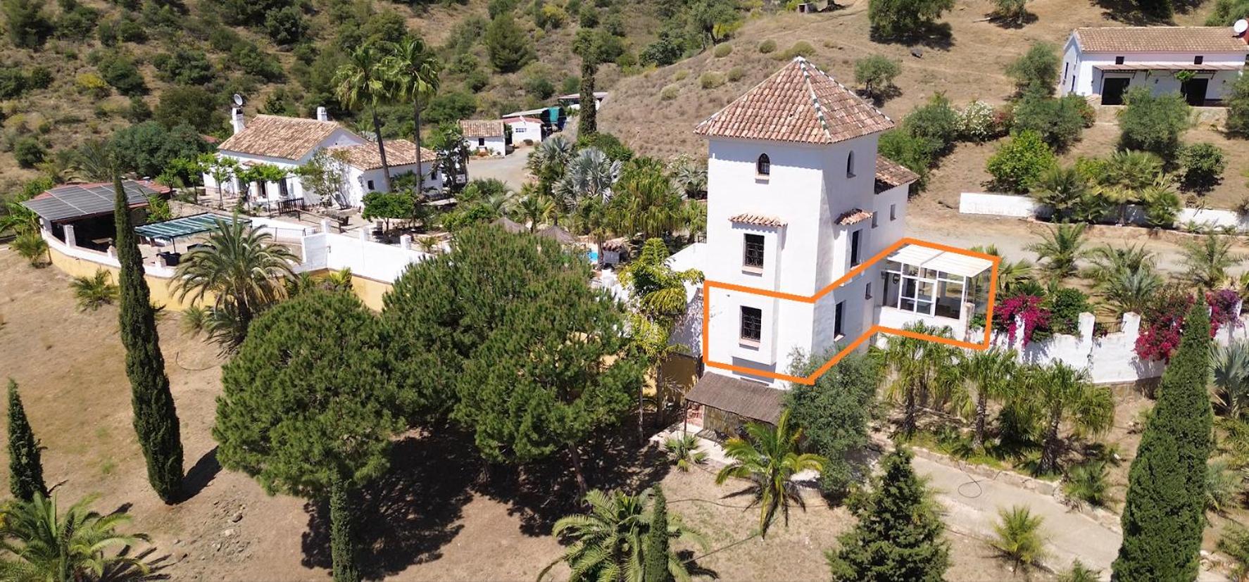 Castle Tower Ground Floor Apartment In Rural Holiday Park 'Cezanne' 톨록스 외부 사진