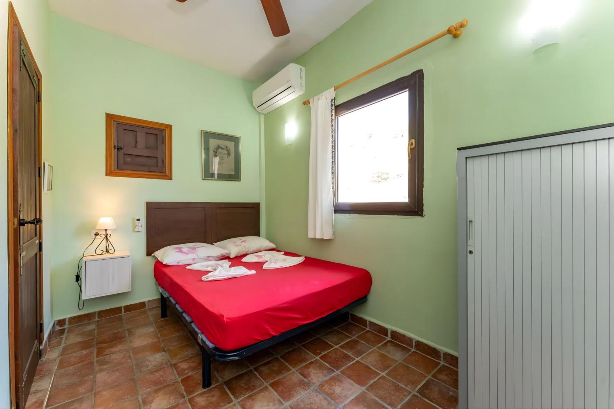 Castle Tower Ground Floor Apartment In Rural Holiday Park 'Cezanne' 톨록스 외부 사진